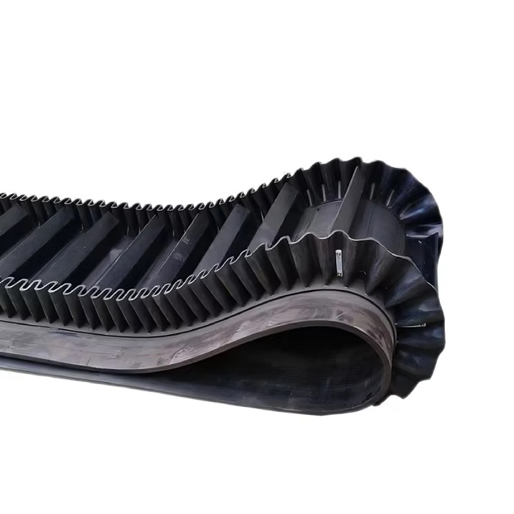 Cinta transportadora con runners laterales